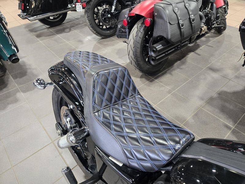 USED 2016 HARLEY DYNA STREET BOB Image 9