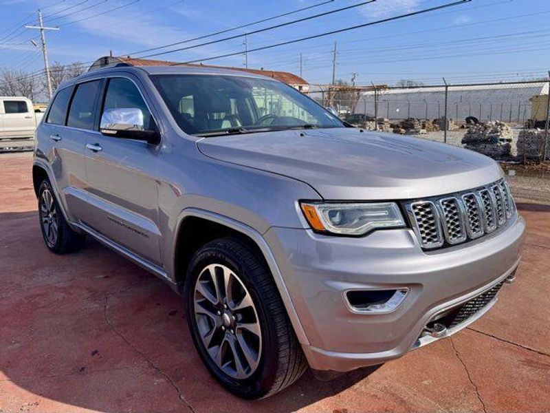 Used 2017 Jeep Grand Cherokee OverlandImage 3