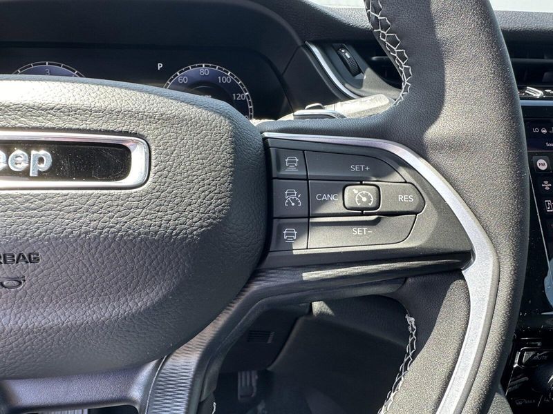 2024 Jeep Grand Cherokee L Altitude XImage 18