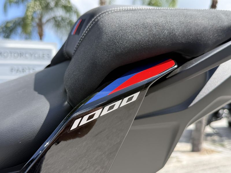 2026 BMW M 1000 XR