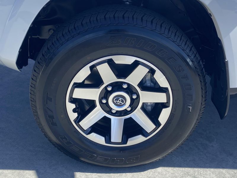 2024 Toyota 4Runner TRD Off-RoadImage 10