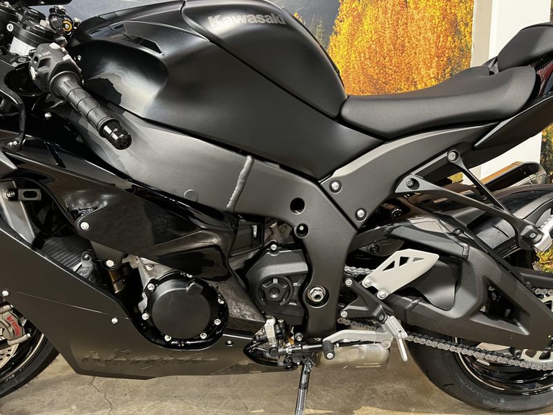 New 2025 Kawasaki NINJA ZX-10R ABS Image 10