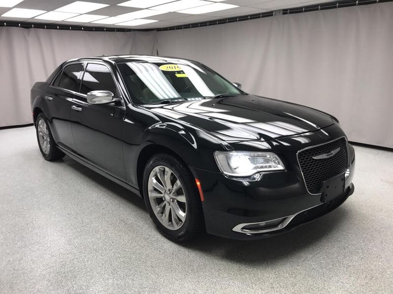Used 2016 Chrysler 300C 300CImage 5