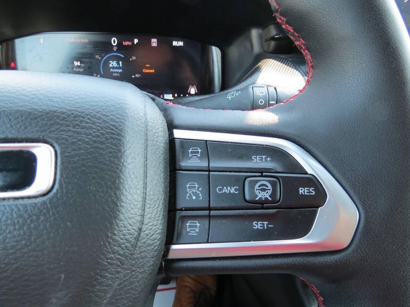 Used 2025 Jeep Compass Trailhawk 4x4 4dr SUVImage 13