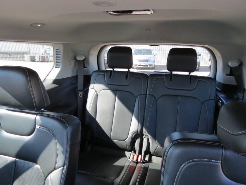 Used 2021 Jeep Grand Cherokee L Limited 4x4 4dr SUVImage 26