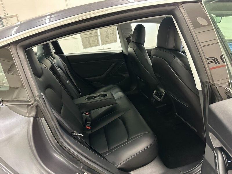 2018 Tesla Model 3 Long RangeImage 28