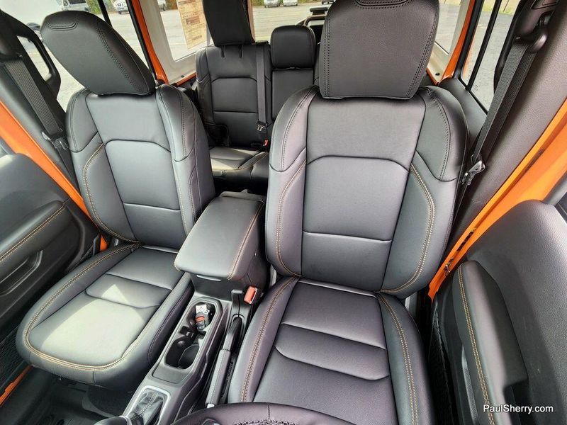 2025 Jeep Wrangler 4-door SaharaImage 24
