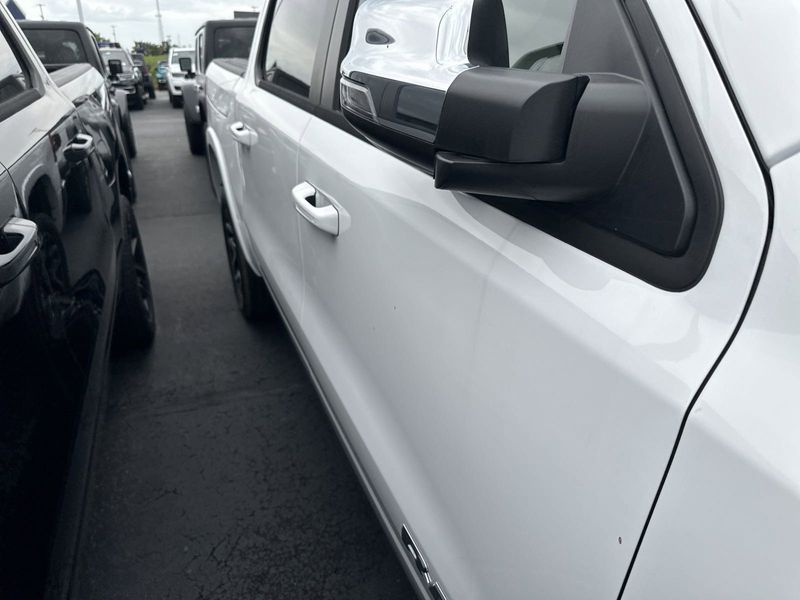 2025 RAM 1500 Laramie Crew Cab 4x4 5