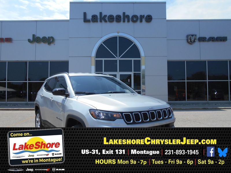 2025 Jeep Compass Latitude 4x4Image 1