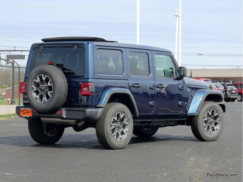 New 2025 Jeep Wrangler 4-door SaharaImage 12
