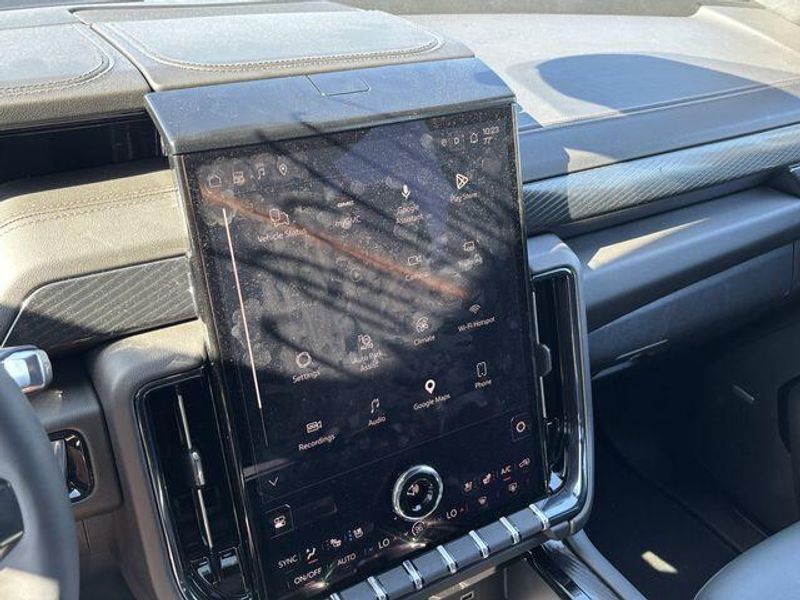 Used 2026 GMC Yukon AT4Image 5