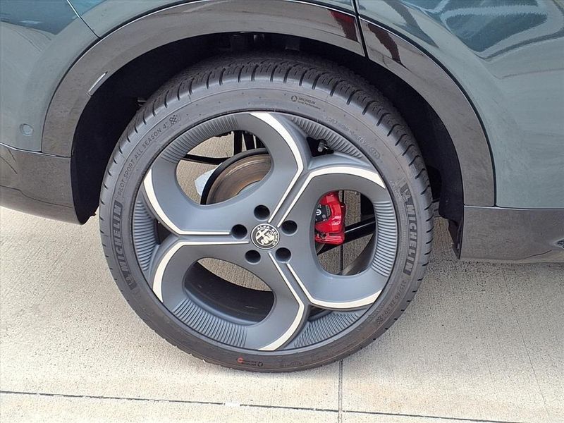 New 2026 Alfa Romeo Tonale Veloce AwdImage 6