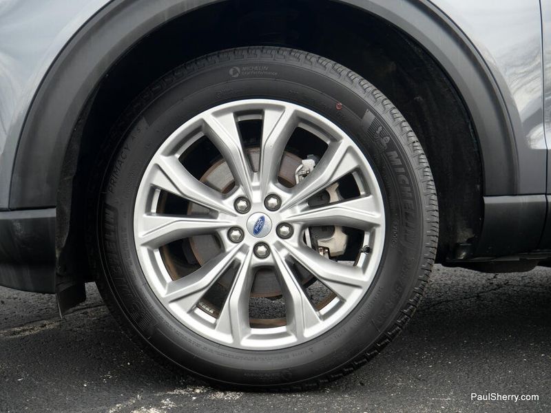 Used 2024 Ford Explorer XLT