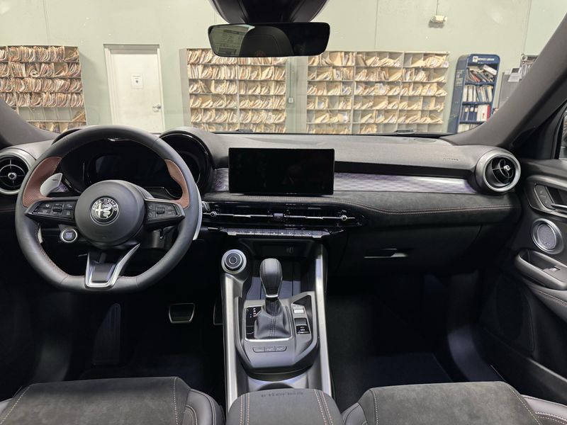 New 2025 Alfa Romeo Tonale Intensa Hybrid EawdImage 15