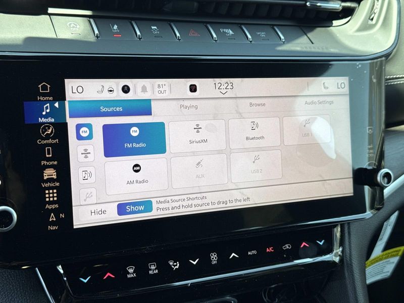New 2026 Jeep Grand Cherokee Laredo Altitude 4x2