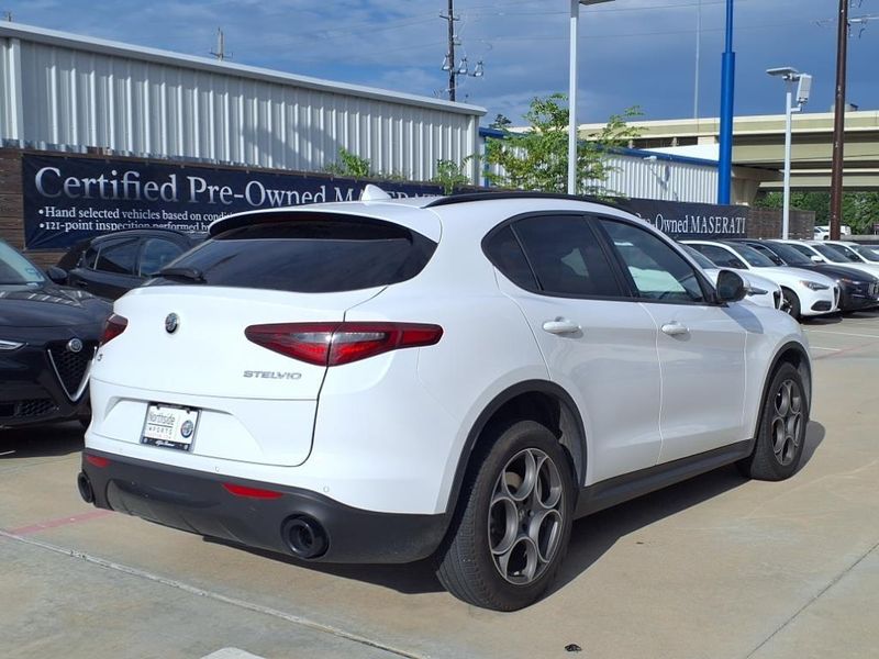 2022 Alfa Romeo Stelvio SprintImage 5
