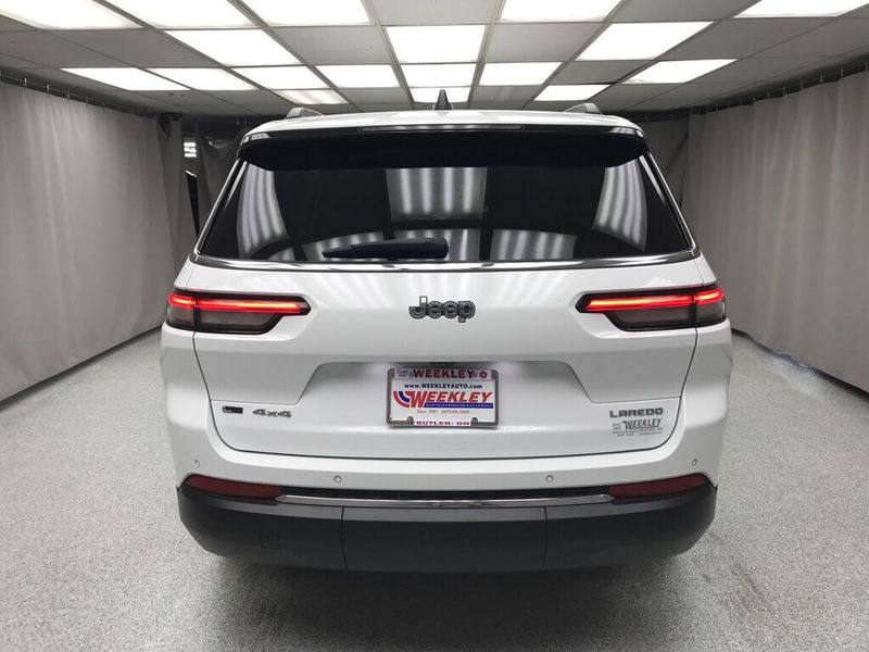 Used 2023 Jeep Grand Cherokee L LaredoImage 3