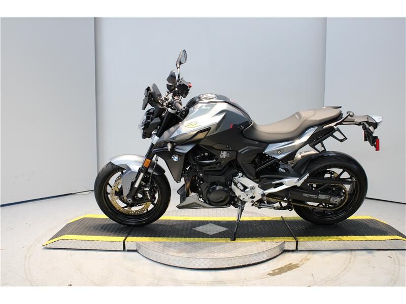 2023 BMW F 900 R Image 2