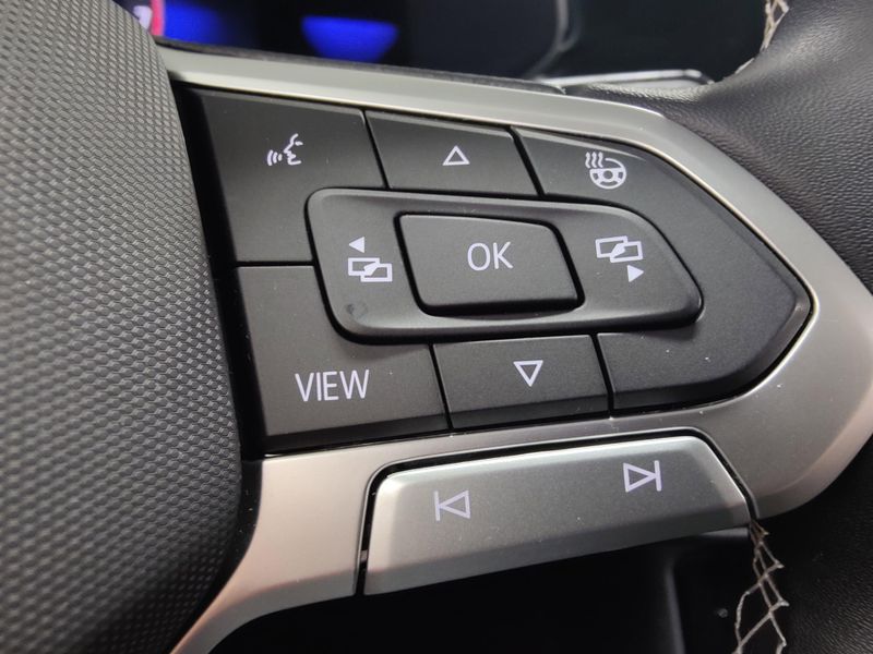 Used 2023 Volkswagen Taos SE AWD w/SunroofImage 29
