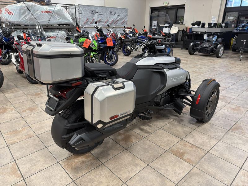 New 2025 Can-Am CANYON XT Image 17