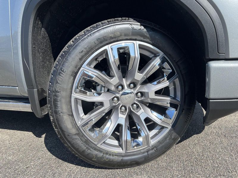 2026 Gmc Sierra 1500 Denali photo 2