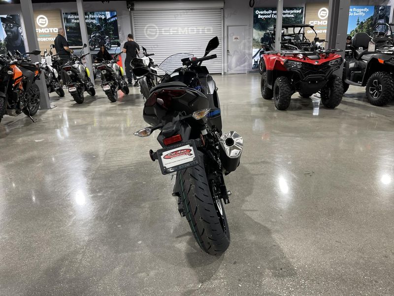 2025 Kawasaki NINJA 500 ABS Image 3