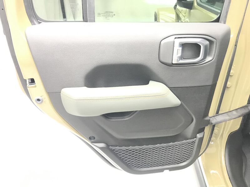 New 2026 Jeep Gladiator Mojave X 4x4Image 8