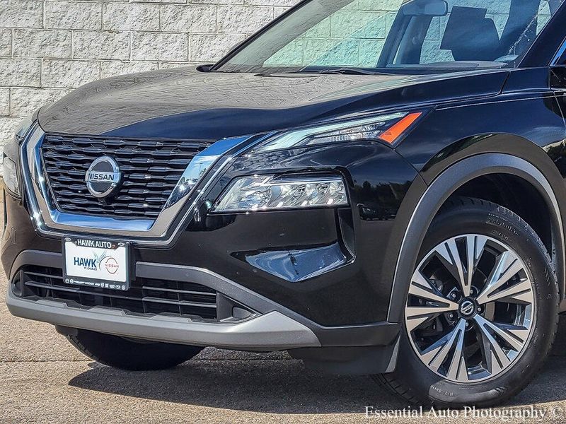 2021 Nissan Rogue SV photo 2