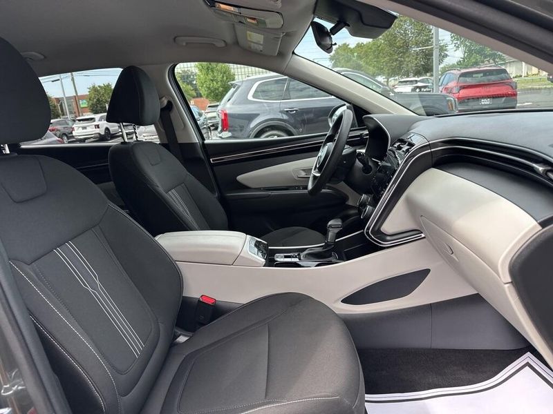 Used 2023 Hyundai Tucson SELImage 16