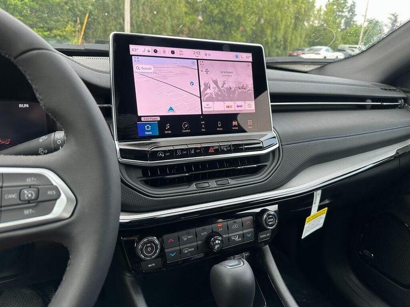 2025 Jeep Compass Limited photo 3