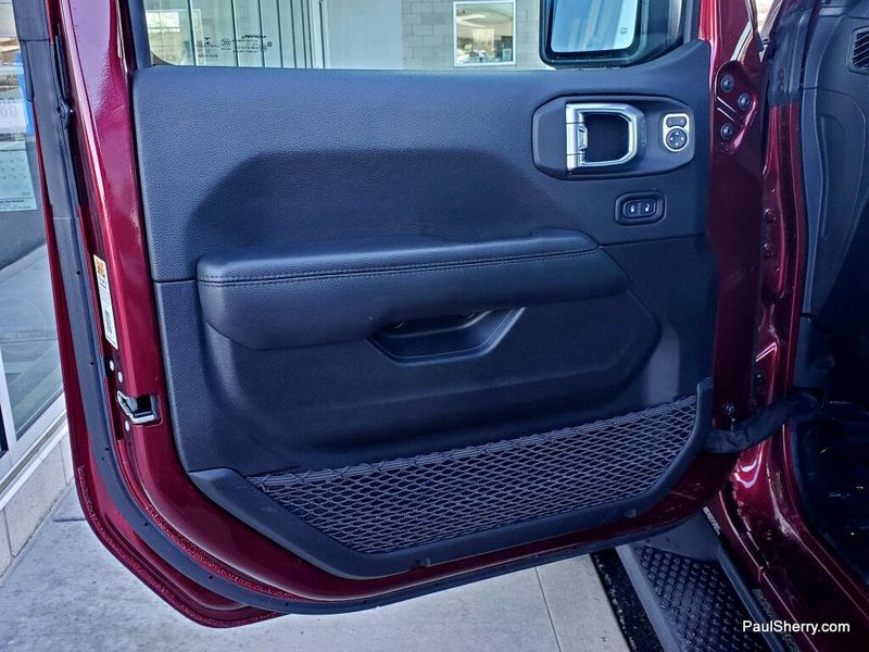 Used 2022 Jeep Wrangler Unlimited Sahara Altitude