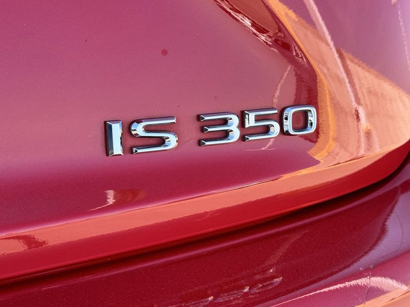 2016 Lexus IS 350Image 13
