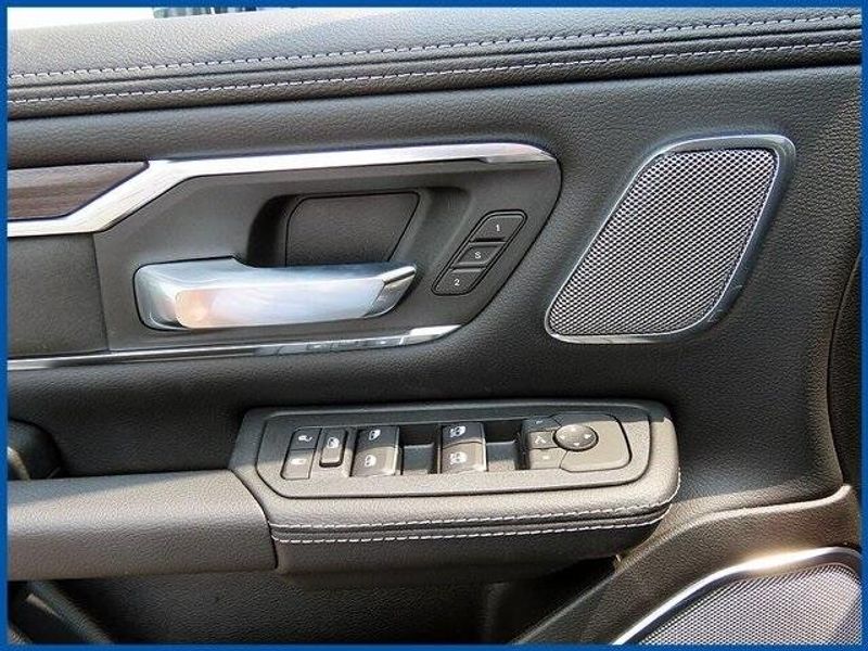 2025 RAM 1500 LaramieImage 12