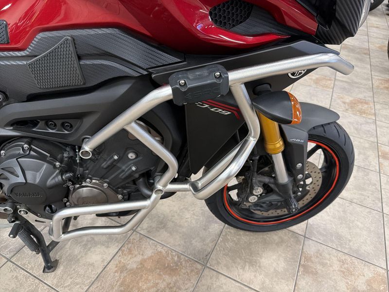 Used 2015 Yamaha FJ-09 Image 28