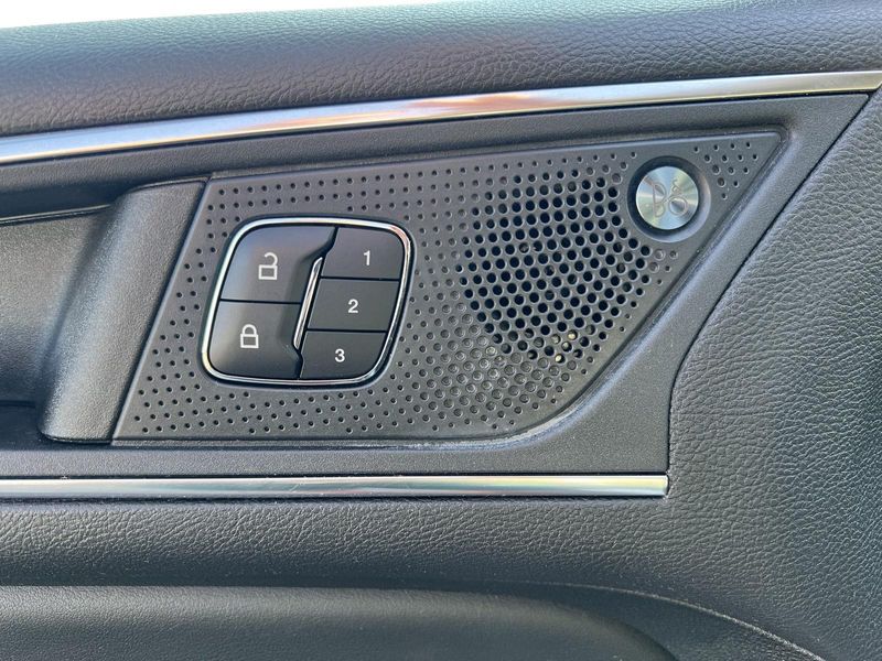 2022 Ford Edge Titanium photo 12