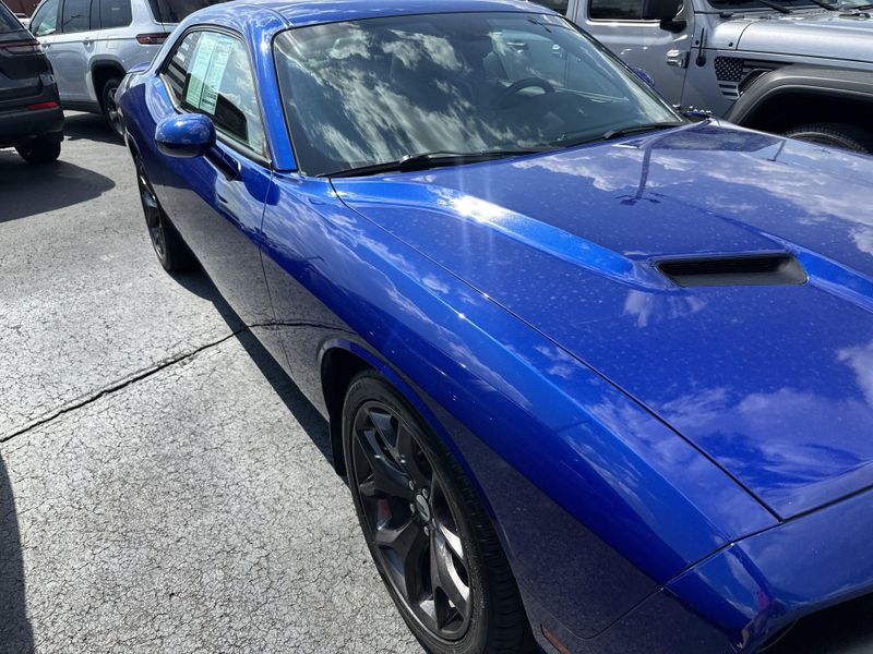 2018 Dodge Challenger SXT Plus photo 4