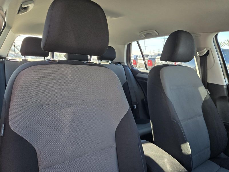 Used 2016 Volkswagen e-Golf 4dr HB SE