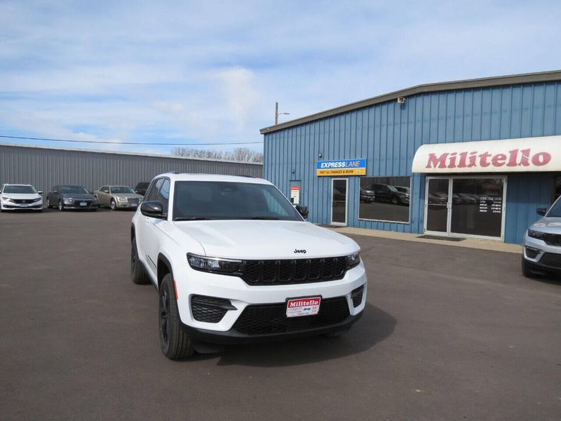 2024 Jeep Grand Cherokee Altitude X 4x4Image 4