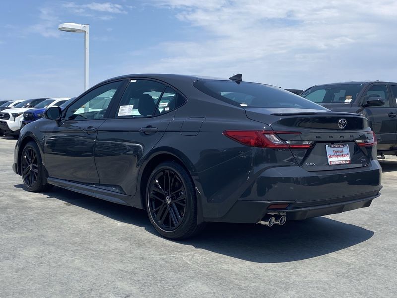 New 2025 Toyota Camry SEImage 5