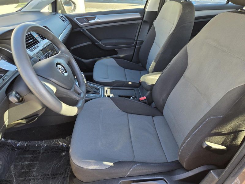 Used 2016 Volkswagen e-Golf 4dr HB SE