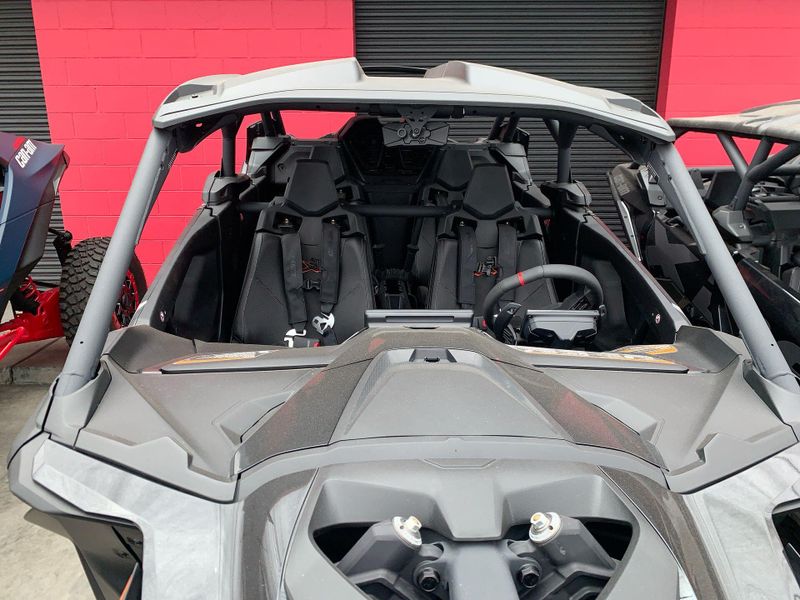 New 2025 Can-Am MAVERICK R MAX X RS 999T DCT Image 15
