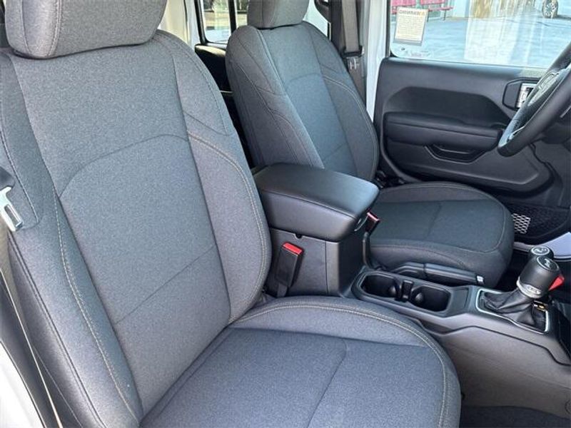 New 2026 Jeep Wrangler 4-door Sport SImage 11