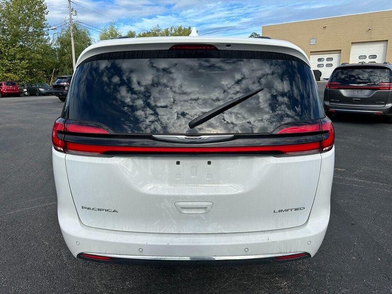 2022 Chrysler Pacifica LimitedImage 15