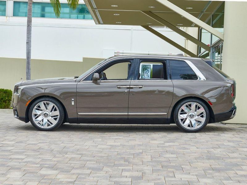 New 2027 Rolls-Royce Cullinan Image 3