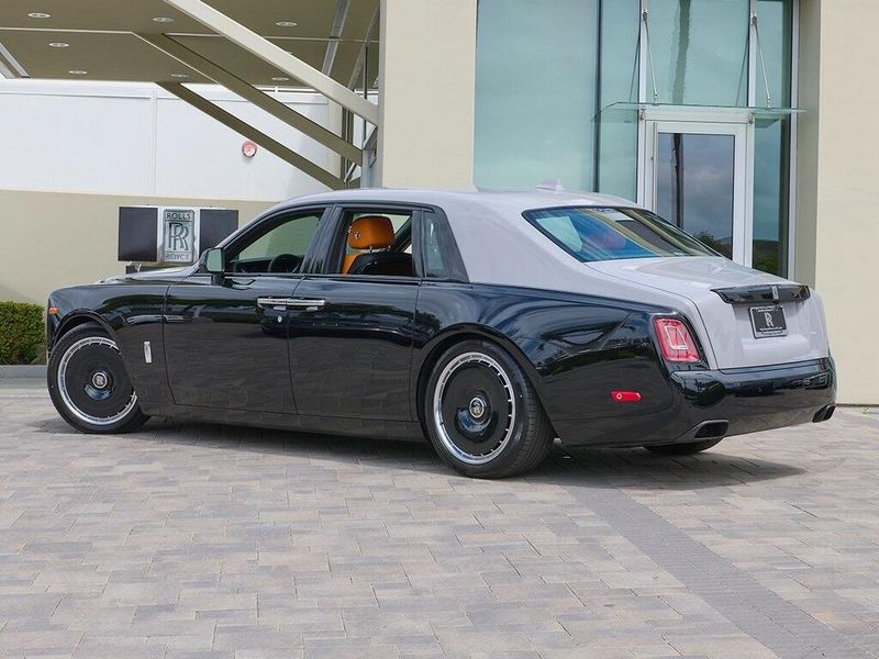 2025 Rolls-Royce Phantom Image 7
