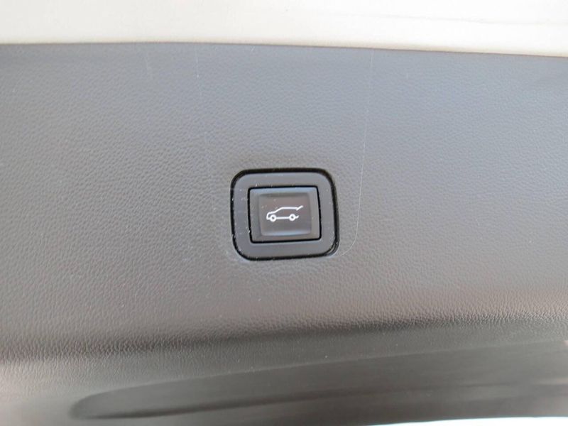 2021 Chevrolet Traverse Premier 4x4 4dr SUVImage 36