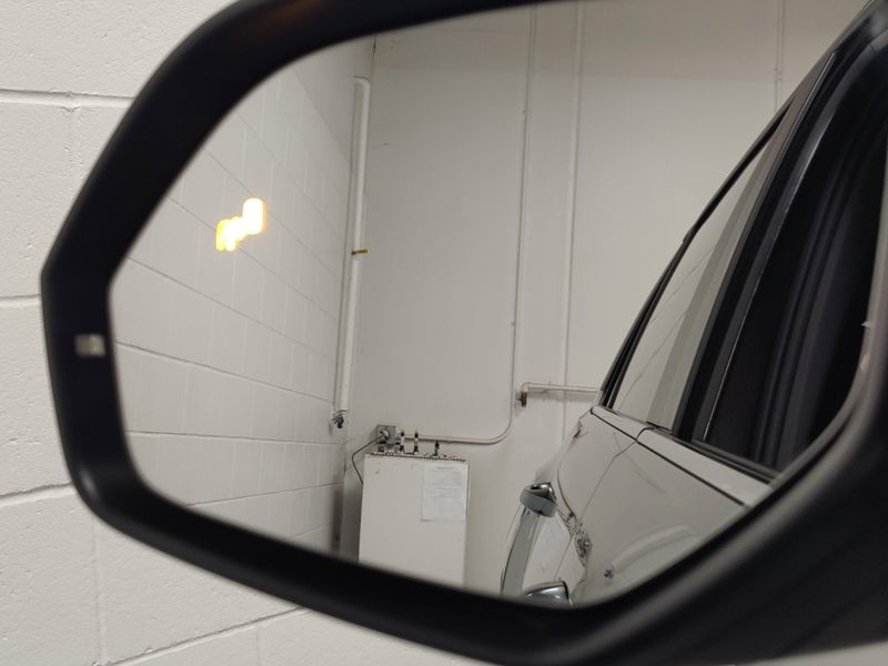 Used 2020 Volkswagen Atlas Cross Sport V6 AWD SE w/TechnologyImage 6