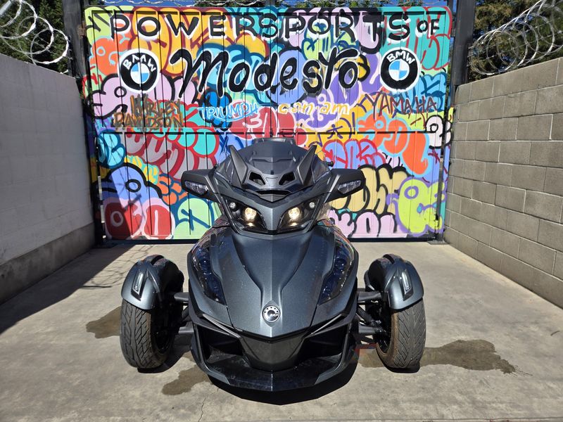 Used 2018 Can-Am SPYDER RT Image 2