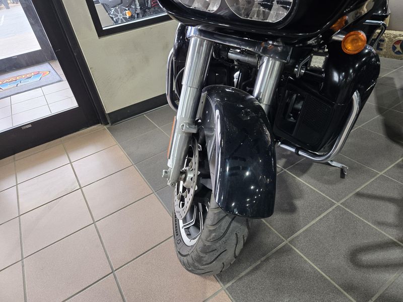 2017 Harley-Davidson ROAD GLIDE ULTRA LIMITED Image 19