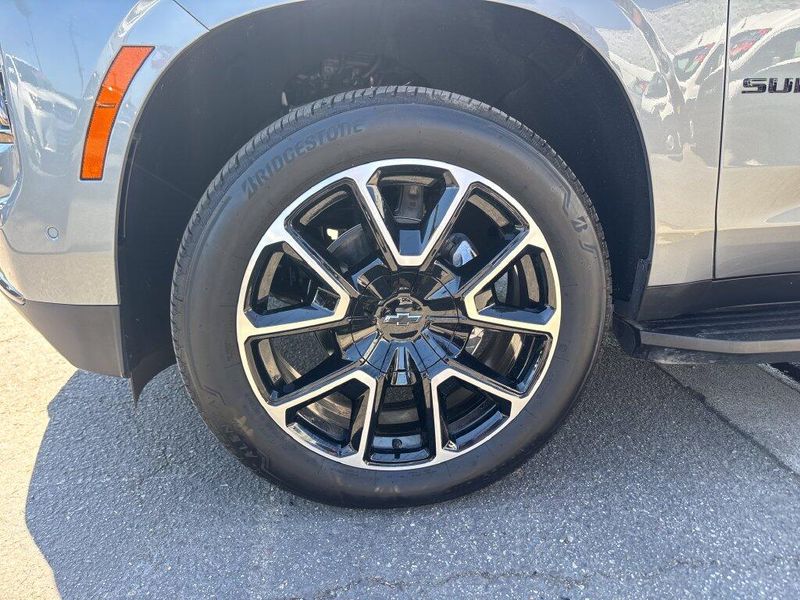 Used 2026 Chevrolet Suburban RSTImage 21
